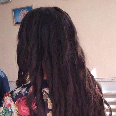 Как человек я довольно раскрепощенная. Живу в интересном городе. Просто люблю обмениваться взглядами. Хочу общаться свободно.