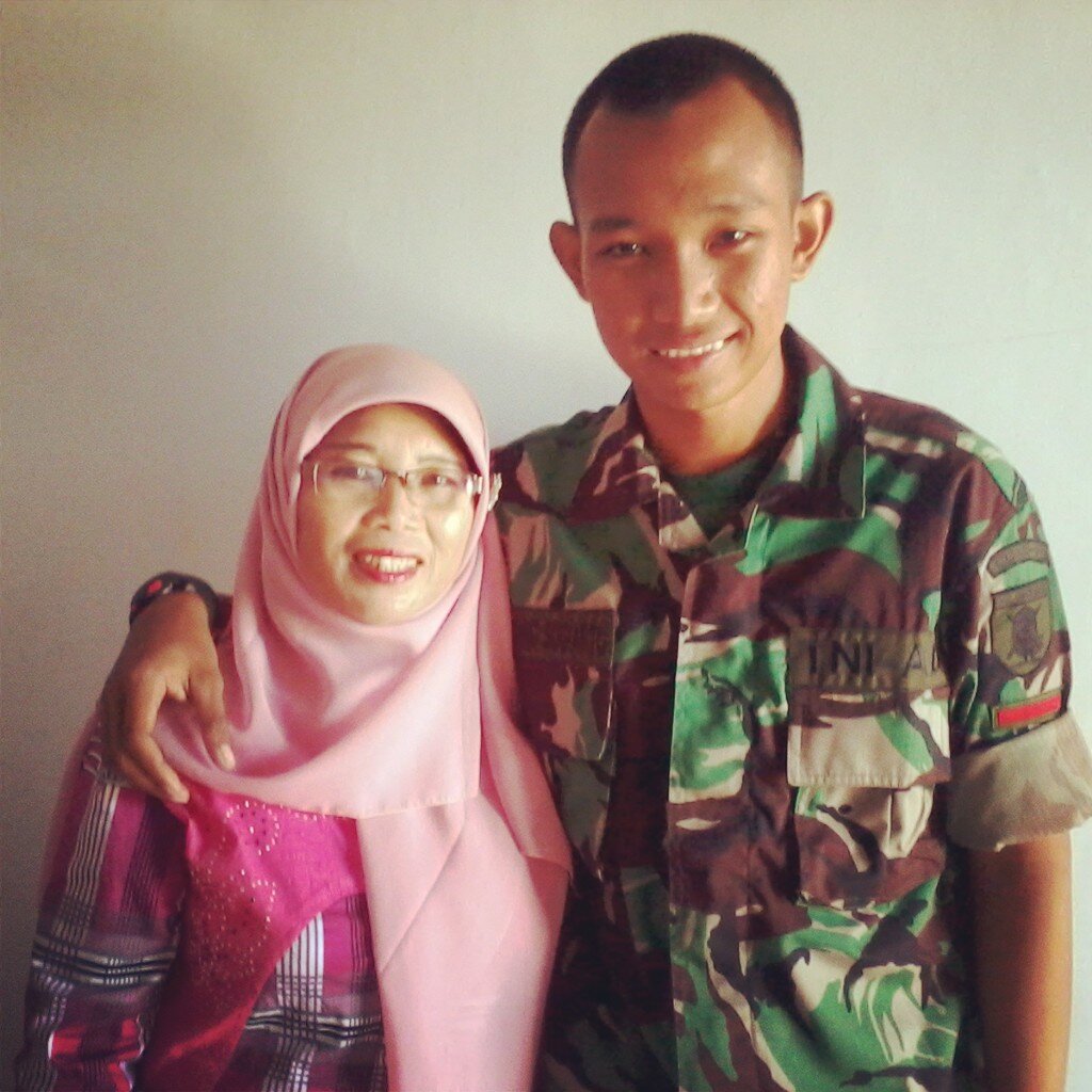 follow ﺍﻟﻠَّﻪَ and ﺻﻠﻌﻢ. NKRI harga mati, mnjga rhsia tntra skras2x, menju2ng tngg martbat wnita.
