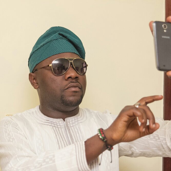 LamosDadon's profile picture. Economist..Realist.. Allergic to B.S... #teamArsenal