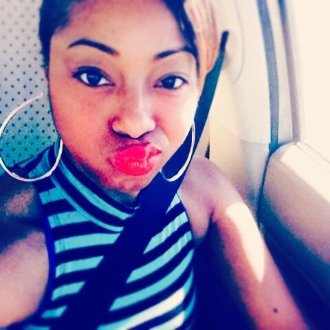 Im just young & i'm getting it!!!! Hardworking, independant, FT mommy, career in finance....what more can I say!!! IG: @_tiff0