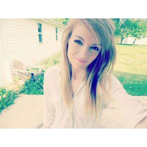 Youtube Famous. I like to play Drums, Guitar, Piano and Sing. Very into music. Also Photography/Modeling.