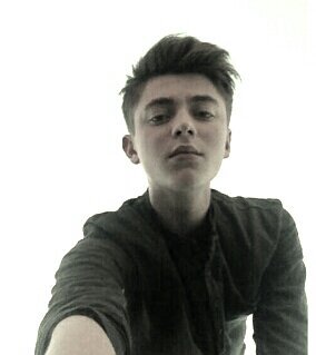 this insomnia wont keep me from u ↯ hey im a new enchancer & I hope you will accept me in this fandom↭