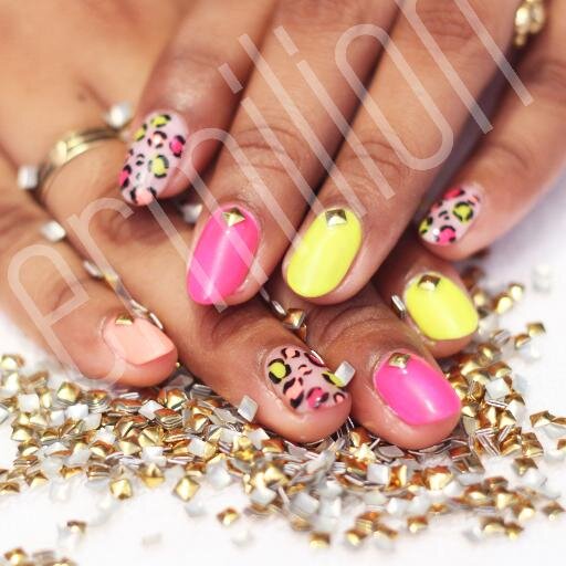 Hey fellas!! This is Sonal. Im a nail tech from India. I love everything to do with nails :D