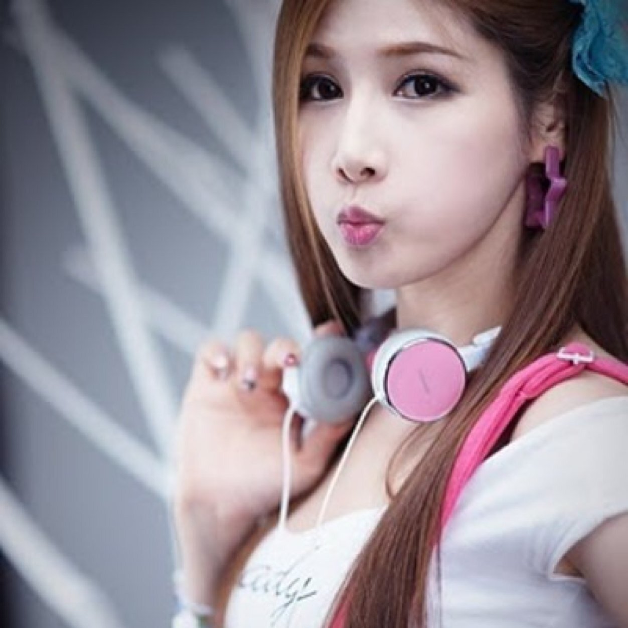 Follow Me,I Follow Back,Thats A Promise