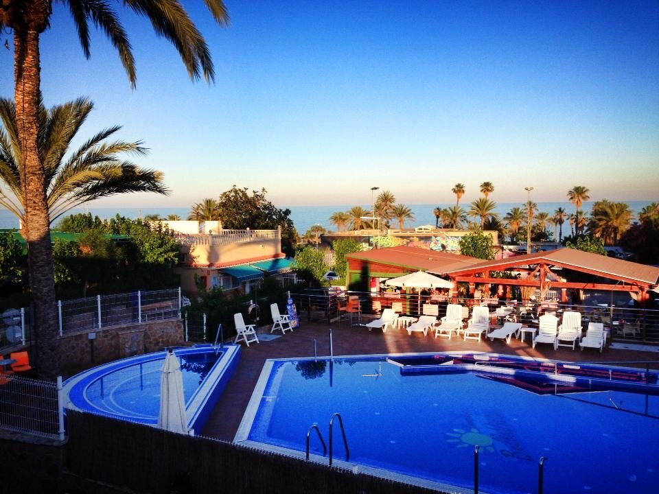 Inmejorable situación a 1,5 km de Águilas y a 300 mts de la playa.Abierto todo el año.Alquiler de bungalows y mobilhomes.Piscina&Jacuzzi. Terraza&Bar Bellavista