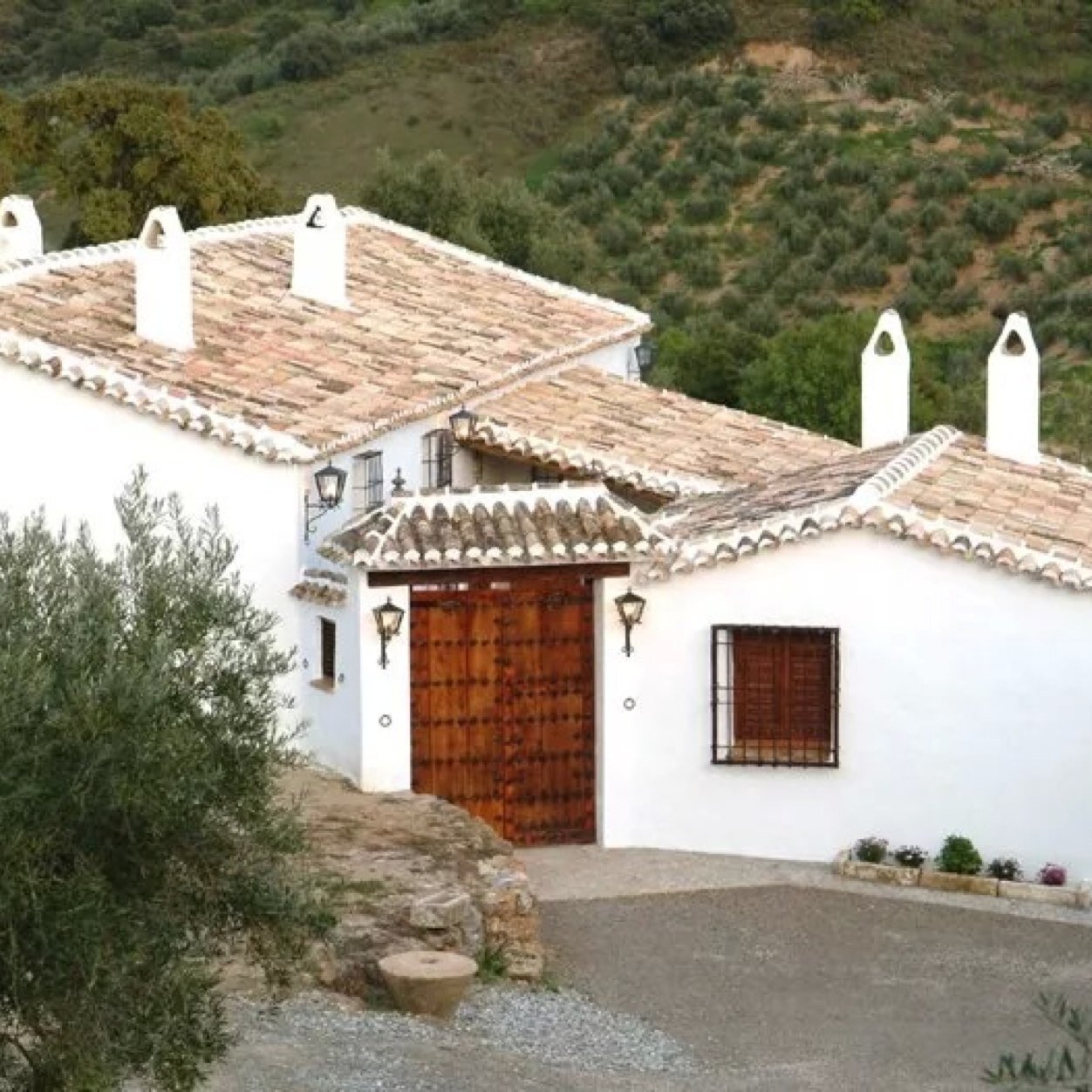 CRuralMajolero's profile picture. Emplazado a muy pocos kilómetros de Castillo de Locubín, en Sierra Sur de Jaén,(España) abre sus puertas entre la naturaleza el Cortijo Rural Majolero