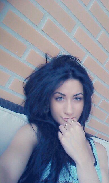 alegraaaaaa esa cara preciosa q las penas como vienen se vaan!!♡