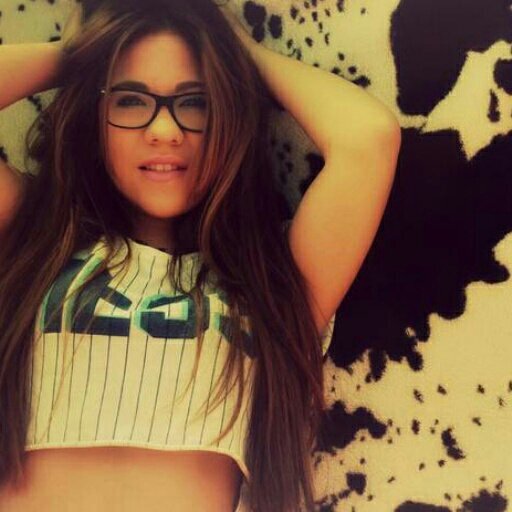 ~Nunca dijeron la vida fuera facil, solo qe valdria la pena ~♡! - Y si duele, aprieta los dientes y sonrie :)