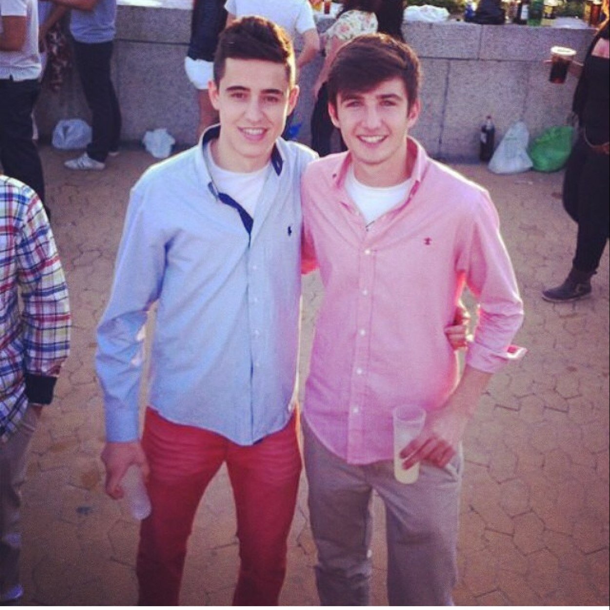 Instagram: joselucena97