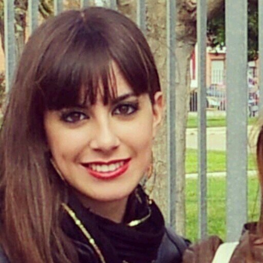 me encanta salir con mis amigas y pasarmelo genial, soy simpatica y agradable, tambien bastante cariñosa :P