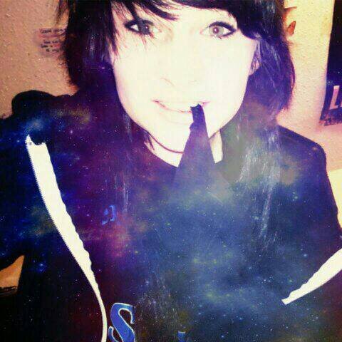 ItsRobynQuinn's profile picture. I like turtles.