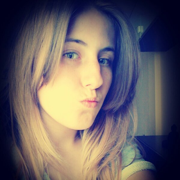 seguidme en instagram @kakawete1 hacerme preguntas en mi ask @princessofswag belieber selenator grmelier swiftie abrahamer