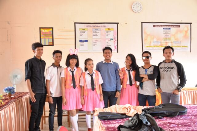 Shinzoku Kankei Banjarbaru (SKB48) adalah salah satu grup dance cover JKT48 yang berasal dari banjarbaru :) mau tau lebih dalam tentang kami?silahkan mention ya