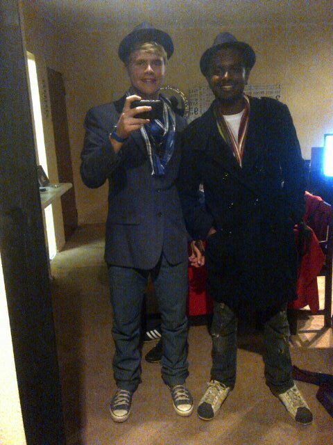 Great Sense Of Humour, Mellow, Stay At Home Son, Specialise In Sarcasm BBM: 34A751F6  Whatsapp : 0825228547