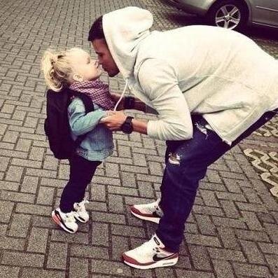 kennyorbo's profile picture. book close