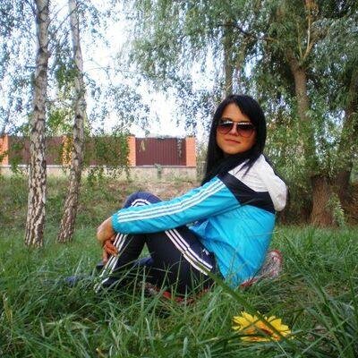 Здрасти. Хочу общаться не стандартно. Просто люблю общаться. Общительная как человек.