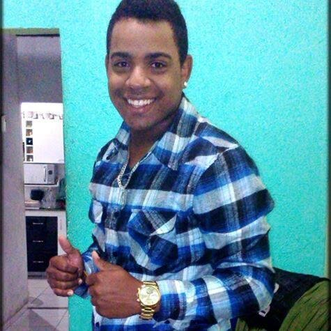 Msn; viniciusbispo59@hotmail.com

Não cruze os braços diante de uma dificuldade, pois o maior homem do mundo morreu de braços abertos!................