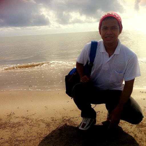My Favorite @Persie_Official.
♥ Love @iwakk_karing ♥  ~ 21-11-12 ~ Olivia Maharani :*