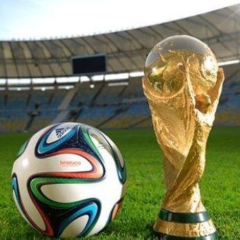 El fútbol es el deporte más sano y más lindo del mundo. El 10.
