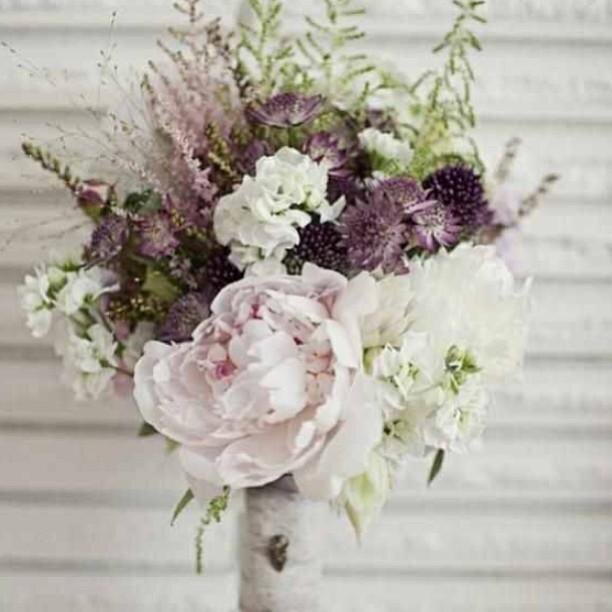 Toujours is a full service wedding planning company owned and operated by Makayla Kelley.