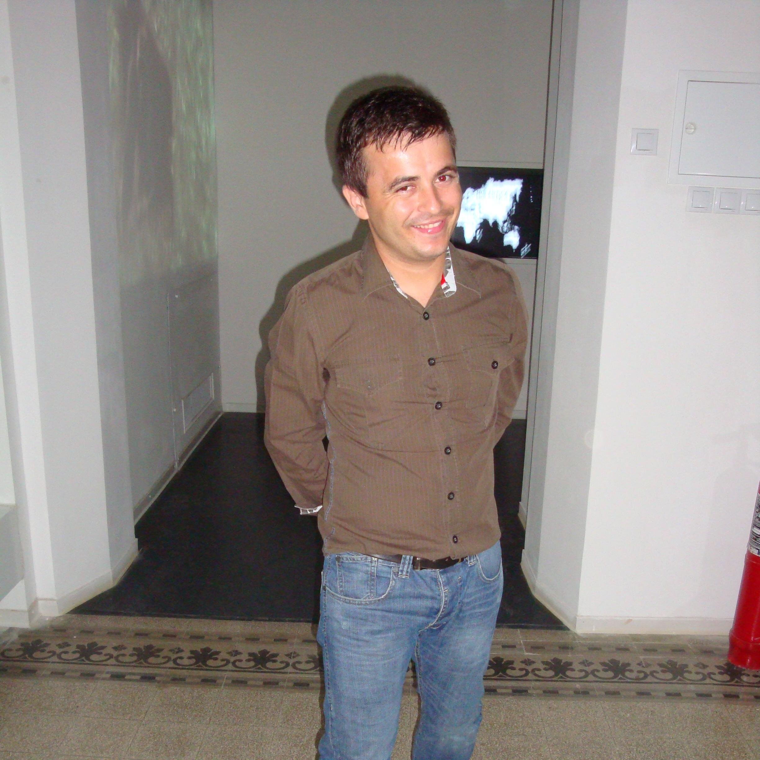 robertciobanu85's profile picture. 