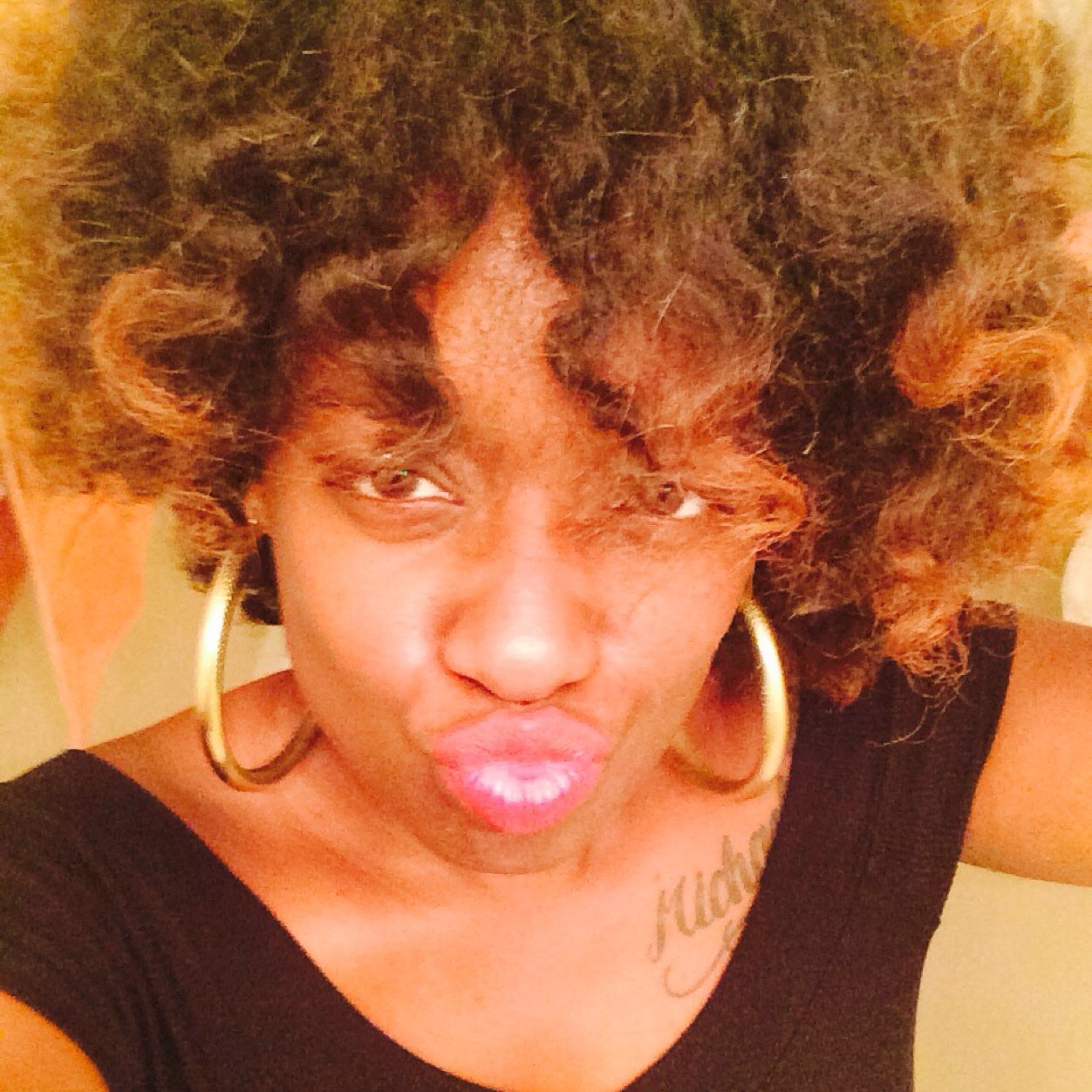 #TeamNatural #TeamVegetarian #TeamSneakerHead #TeamMoneyMaker #TeamNewYorker All Day Queens Stand Up #TeamCollegeGirl.. =)