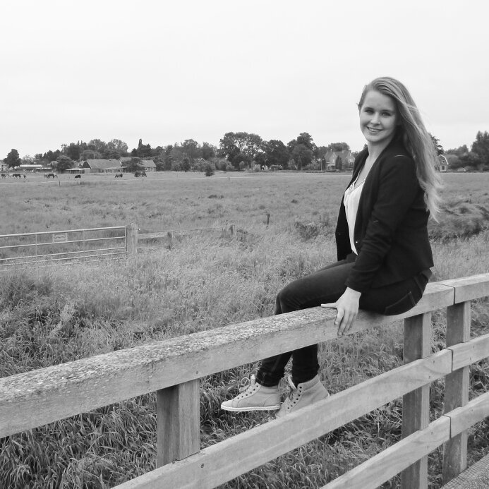 IG ; xcharellvanleeuwen ♥ .