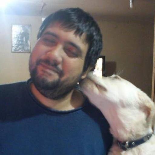Padre de Familia, Ñoño, Programador, responsable de dos mascotas radicado en Valparaiso, a veces existo fuera de la red