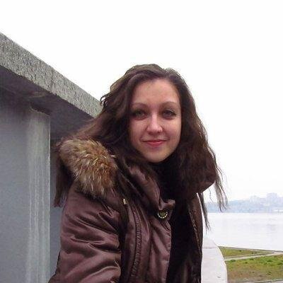 Я достаточно коммуникабельная по жизни. Нравится все интересное. Пытаюсь думать оптимистично.