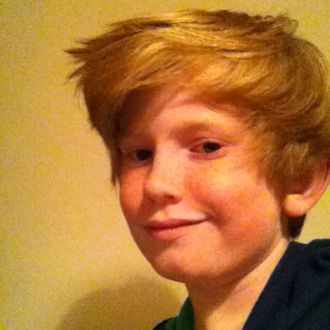 Hey guys,whats up,how r u guys?... Right lets skip to the point.I'm max i play video games and post random tweets like this... I love chocolete. :)