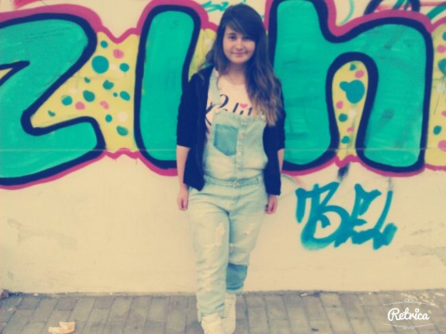 I am greek Belieber,Selenator,Mahomie♥
