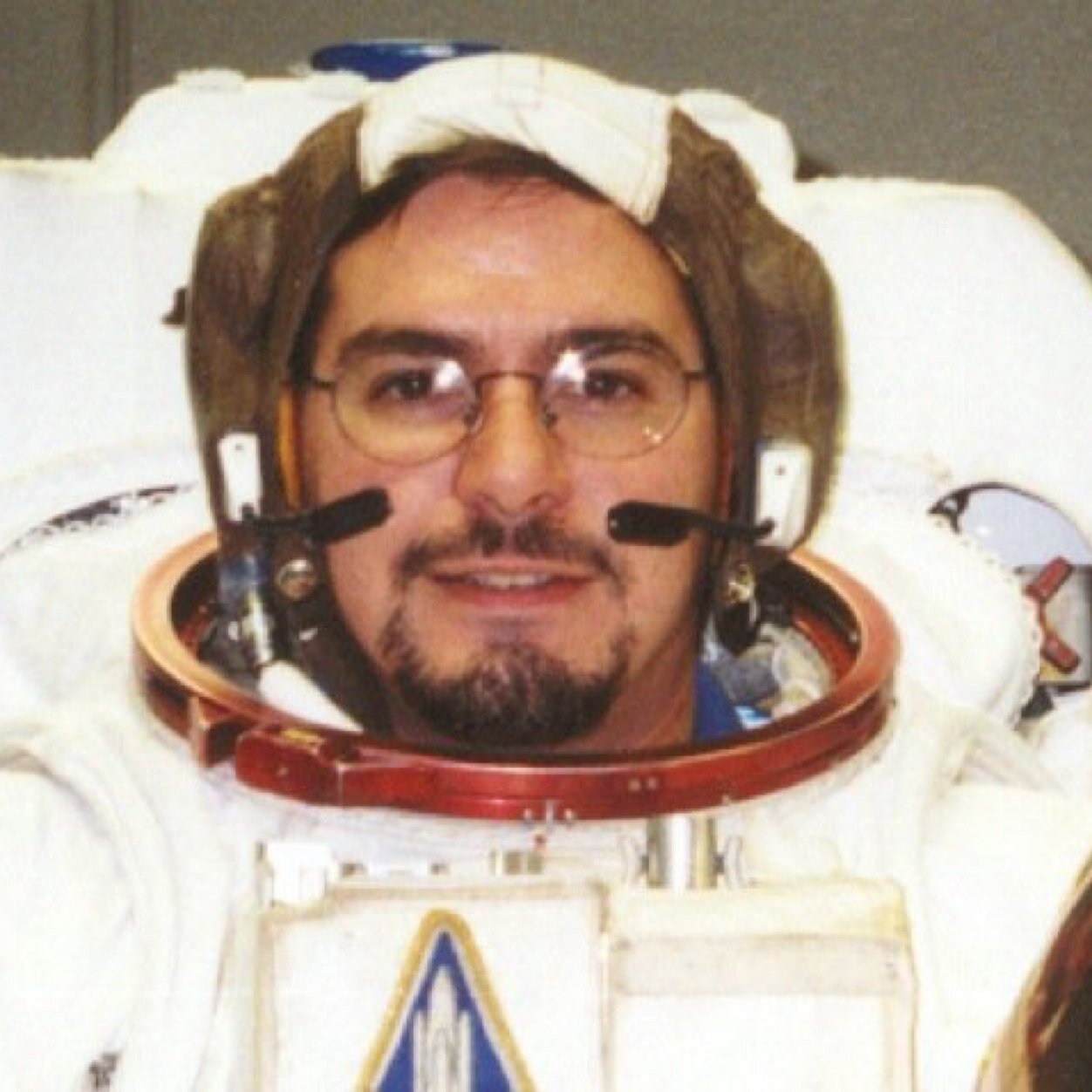 AndrewParris5's profile picture. 