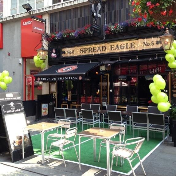 Traditional English pub. We show all Sky Sports and BT Sports Liverpool FC games #londonLFC #YNWA