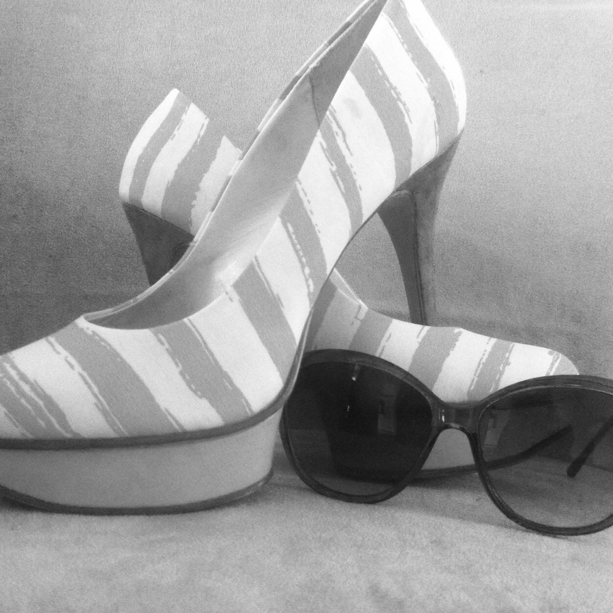 We all love BrandHipster! 
Van hippe tops en blazers tot fantastische tassen en pumps. Ben jij al fan? 
Bezoek onze website en like onze Fb page!