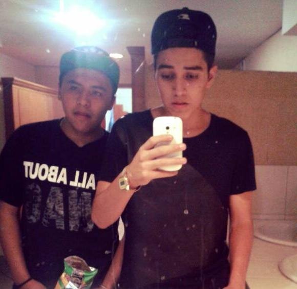 @Ay_Freson somos tus fans! :33 ESTAS GUAPISIMO *--*

 :33 :´3