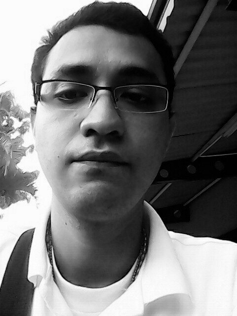 Complicado.. Pesistente.. Optimista... Dinamico..
Me gusta vivir la vida al maximo... Ser feliz en la medida de lo posible y salir siempre adelanta..