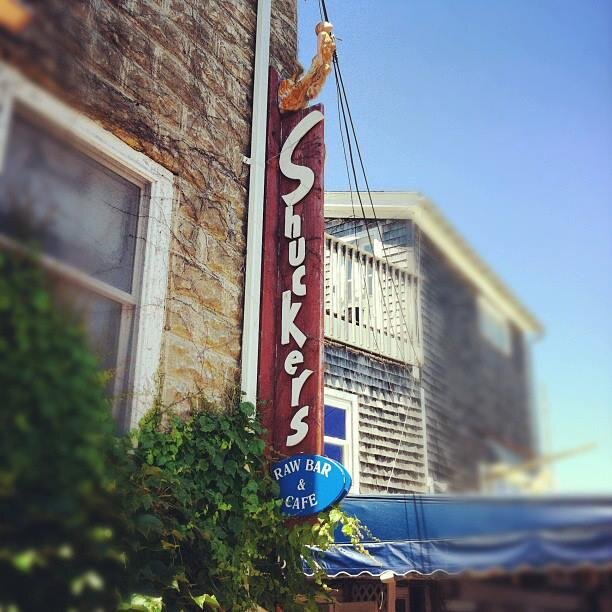 Swing down the cobblestone walkway, sit on the dock and enjoy fresh squeezed cocktails. Open for lunch and dinner. Make sure you check out the nightly dinner sp