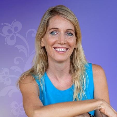Medical doctor turned intuitive healer, and spiritual guide. Host of The Energy Healing Podcast