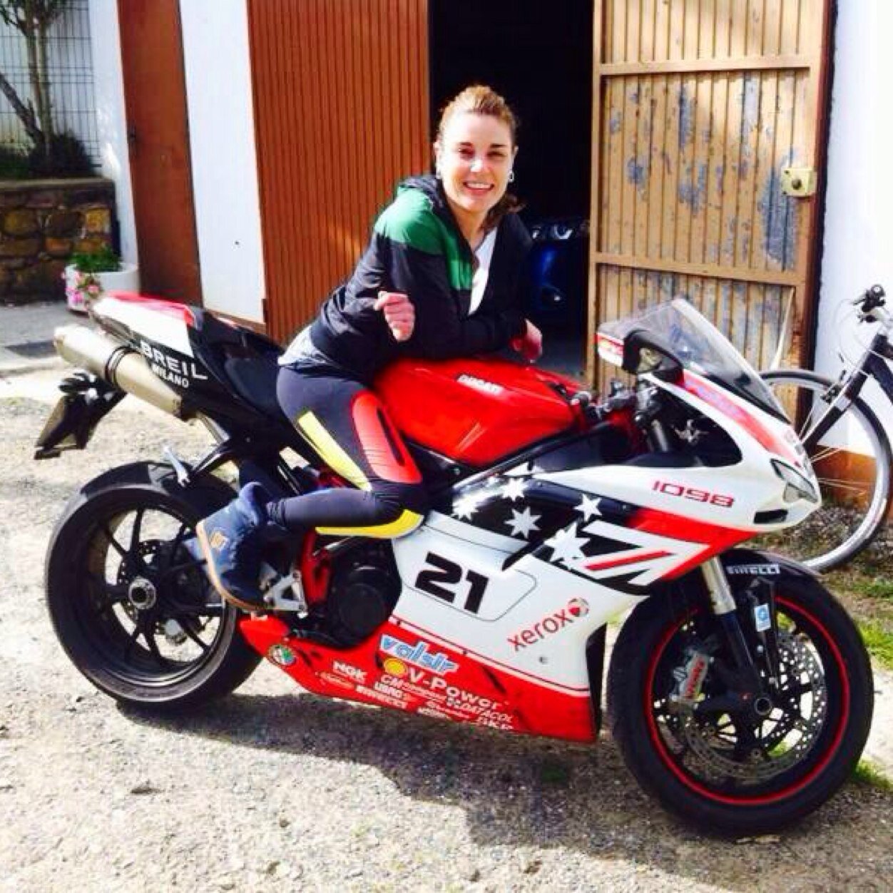 yatiqtimxt's profile picture. 