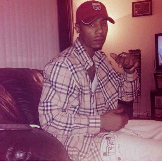 Mosquitoes Don't Bite Me Outta Respect ..! #LonelyStoners.. Iam the Bruhz ΩΨΦ .. Don't Believe me just Watch ... Ima Fly nigga to be Exact ..