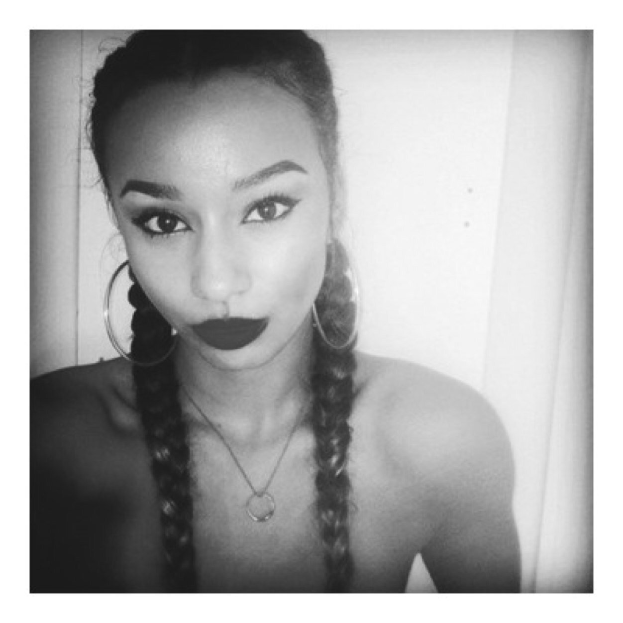 Peters1Jasmine's profile picture. New twitter , i deleted my old one follow mee !!