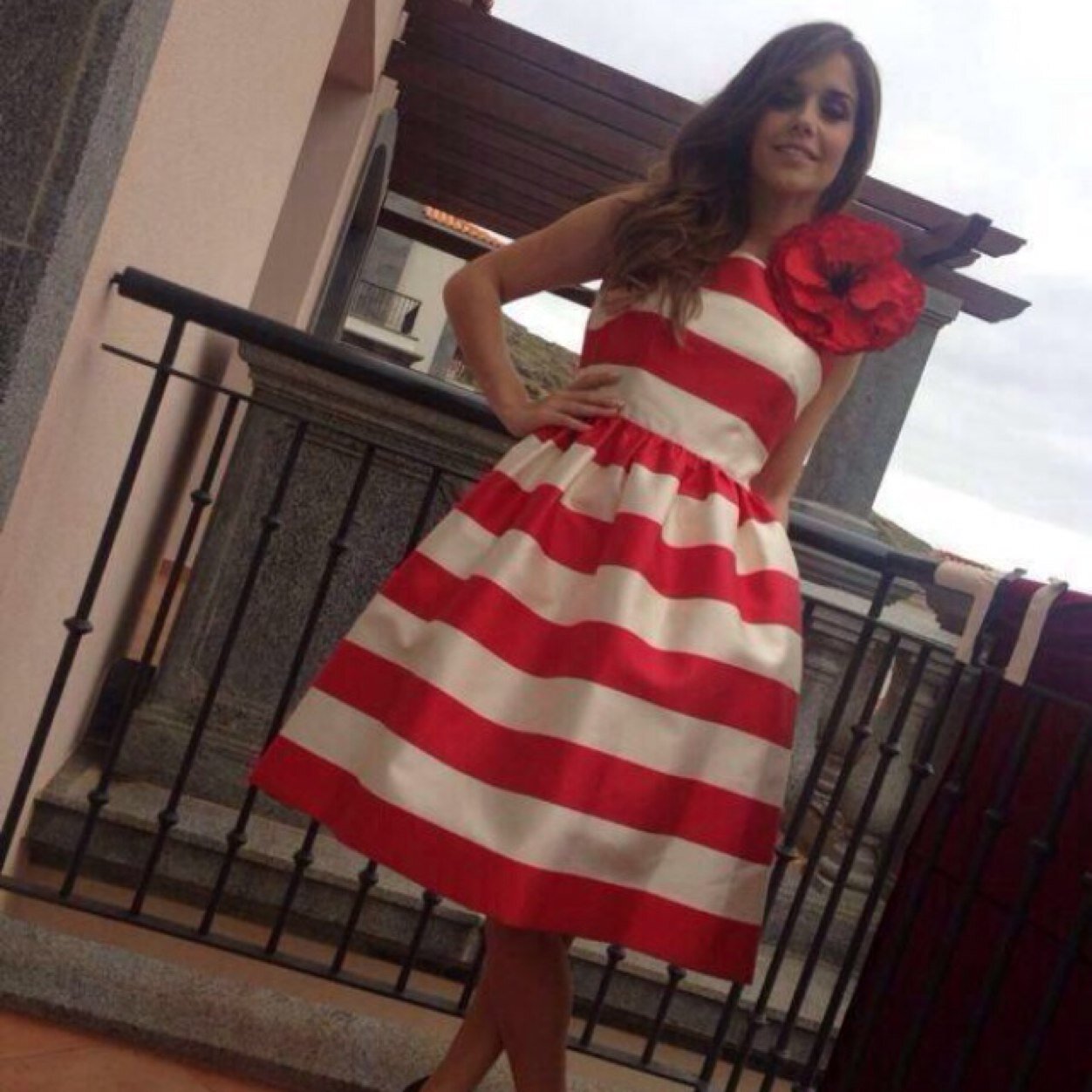 Laura parejo. La princesa de los sueños encantados de muchos. No me sigue como a otros clubs de fans pero... Eso nunca me echara hacia atras para apoyarla!reddi