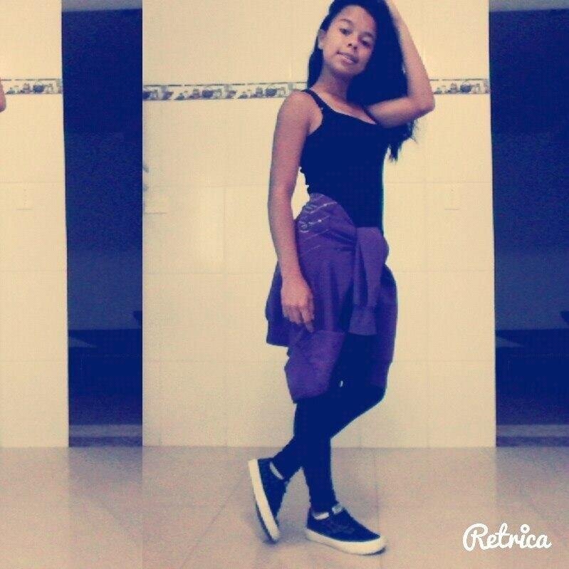 #isabelaisoppi prazer :3  :D ' não sou tão normal, e sim ! sou ciúmenta :DD apenas 13 anos de sedução 6' {G♥} Namorando  ;p segue ?! naboa