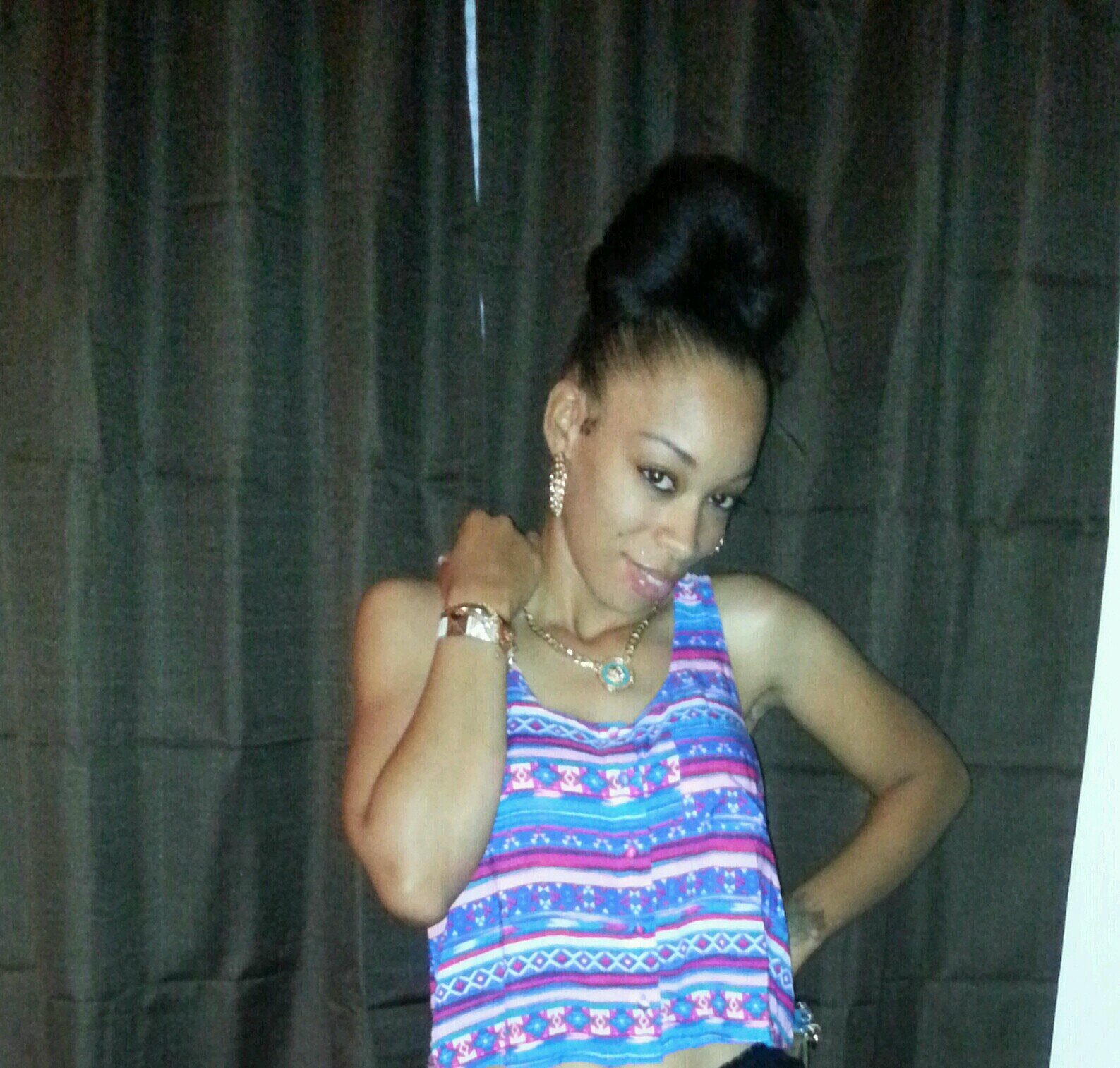 TypE of laDy you CaN taKe to ya momma's houSe...!*!*!* A ciTy chick wit Boley Blood tht Dnt mind getting her haNds Dirty...!¡!¡!