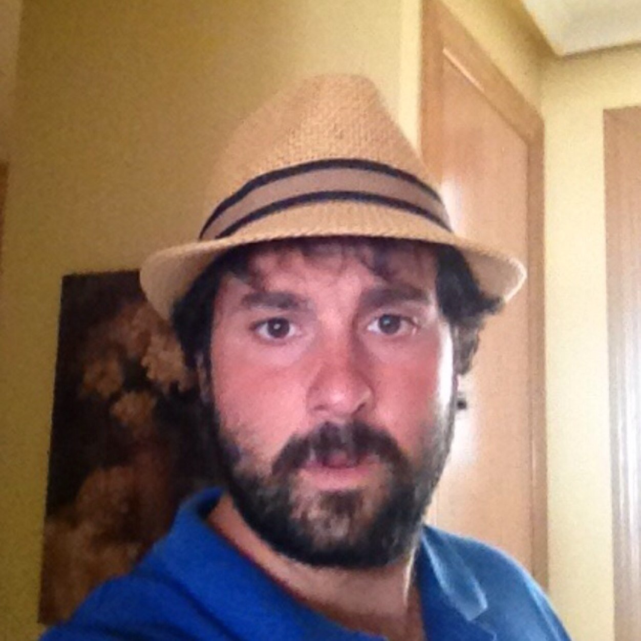 Alejand62543865's profile picture. Familia , salud y trabajo