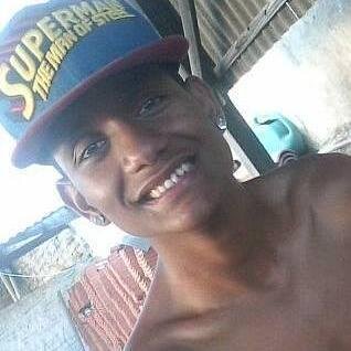 Cerveja chama cerveja , Um samba chama outro e não dá pra parar , Mas o samba tá na veia , E o que me contagia é o som da batucada♫ @MumuzinhoC