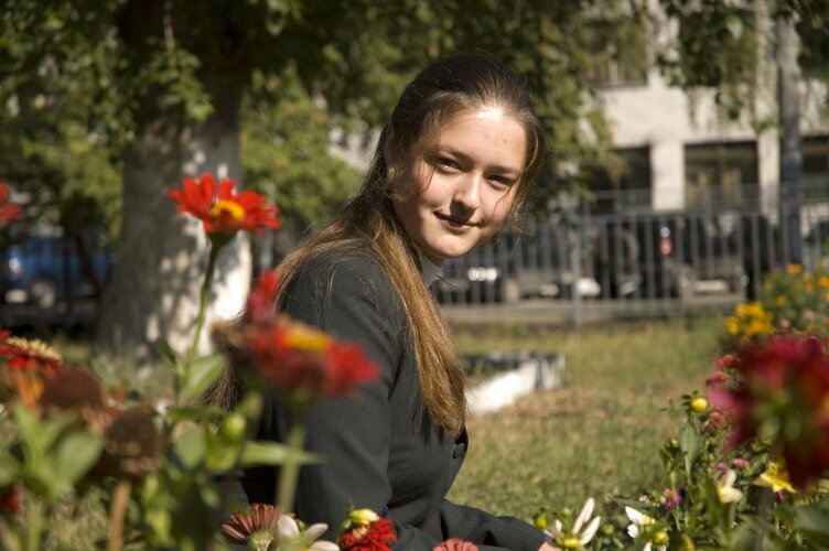 активна,позитивна,коммуникабельна,интересуюсь происходящими вокруг событиями