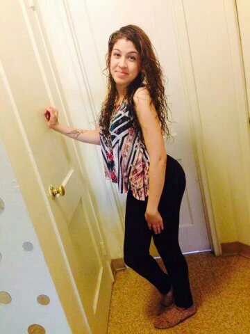 18yrs Old.Due Oct.26♥ Happy To be a mother w/ my love of my life.