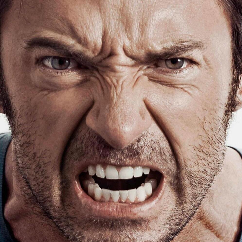 James Howlett, miembro de los X-men y ocasionalmente, parte de Los Vengadores. Factor curativo y esqueleto recubierto de Adamantium