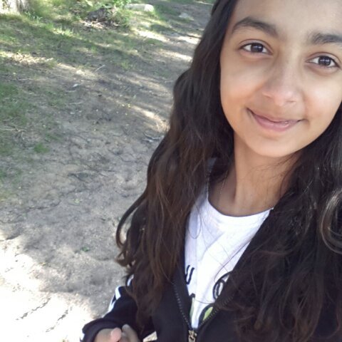 Hey everybody! i'm a girl on 11 soon 12 follow me and i follow u, not a ramdom person i'm just like u!;)